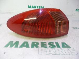 Gebruikte Achterlicht links Alfa Romeo 147 (937) 1.9 JTD 16V Prijs € 20,00 Margeregeling aangeboden door Maresia Parts