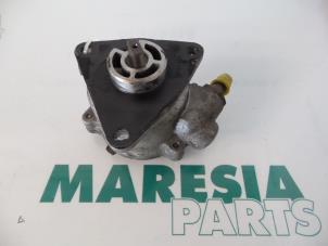 Gebruikte Vacuumpomp (Diesel) Alfa Romeo 166 2.4 JTD Prijs € 35,00 Margeregeling aangeboden door Maresia Parts