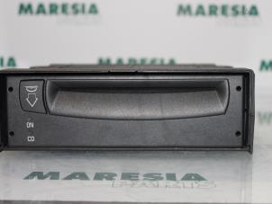 Gebruikte Navigatie Systeem Alfa Romeo 166 2.4 JTD Prijs € 75,00 Margeregeling aangeboden door Maresia Parts