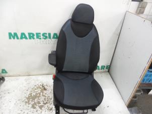 Gebruikte Voorstoel links Fiat Idea (350AX) 1.3 JTD 16V Multijet Prijs € 210,00 Margeregeling aangeboden door Maresia Parts