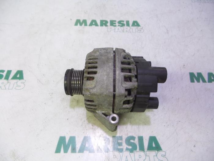 Gebruikte Dynamo Fiat Idea (350AX) 1.3 JTD 16V Multijet Prijs € 39,99 Margeregeling aangeboden door Maresia Parts