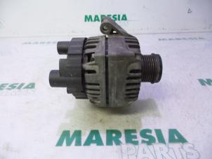 Gebruikte Dynamo Fiat 500 (312) 1.3 MJTD 16V Prijs € 75,00 Margeregeling aangeboden door Maresia Parts