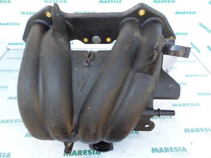 Gebruikte Inlaatspruitstuk Peugeot 206 (2A/C/H/J/S) 1.4 XR,XS,XT,Gentry Prijs € 40,00 Margeregeling aangeboden door Maresia Parts