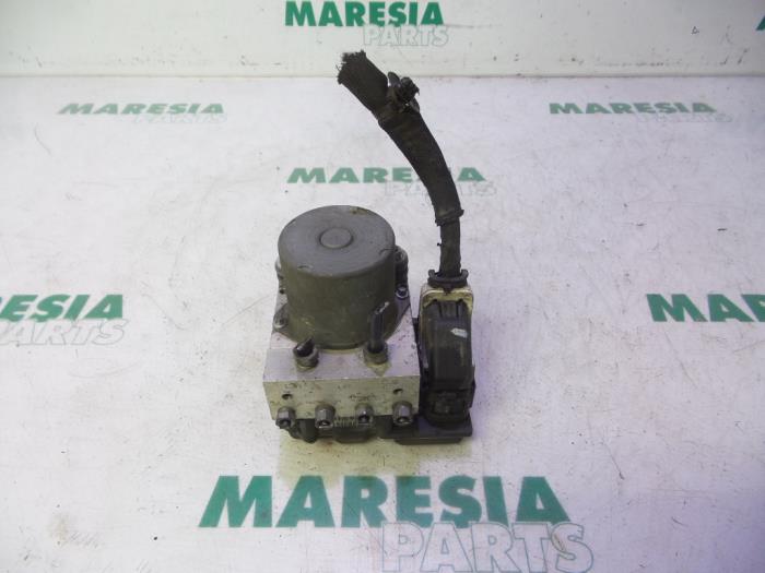 Gebruikte ABS Pomp Citroen C5 III Berline (RD) 3.0 HDiF V6 24V Prijs € 145,00 Margeregeling aangeboden door Maresia Parts