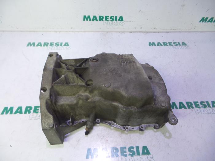 Gebruikte Carterpan Renault Clio III (BR/CR) 1.4 16V Prijs € 40,00 Margeregeling aangeboden door Maresia Parts