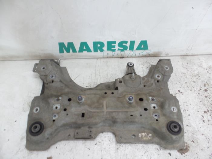 Gebruikte Subframe Renault Laguna III Estate (KT) 1.5 dCi 110 Prijs € 70,00 Margeregeling aangeboden door Maresia Parts