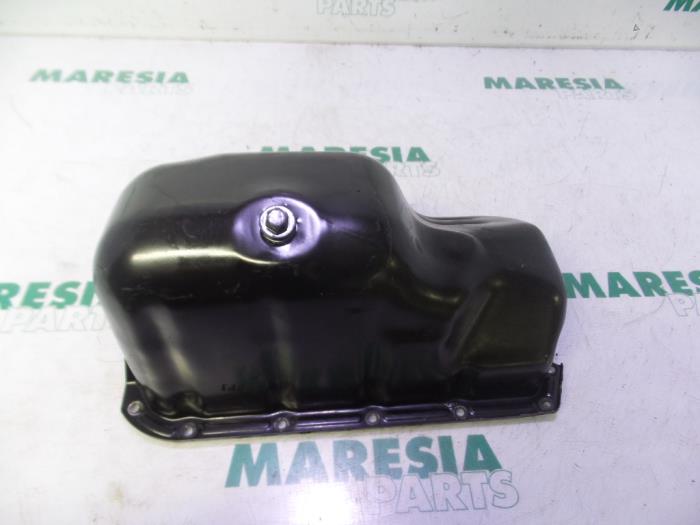 Gebruikte Carterpan Fiat Punto II (188) 1.2 60 S Prijs € 25,00 Margeregeling aangeboden door Maresia Parts