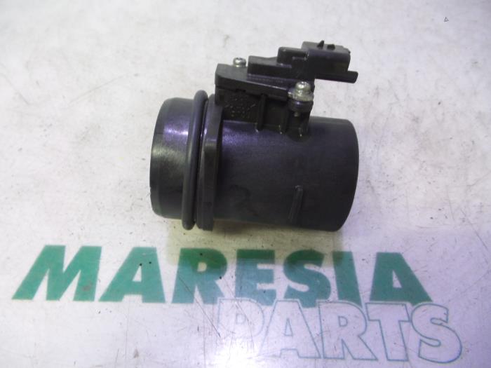 Gebruikte Luchthoeveelheidsmeter Peugeot 308 SW (L4/L9/LC/LJ/LR) 1.6 HDi 115 Prijs € 20,00 Margeregeling aangeboden door Maresia Parts
