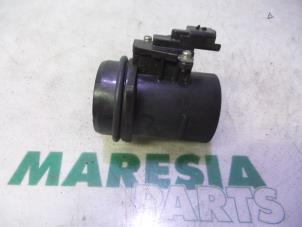 Gebruikte Luchthoeveelheidsmeter Peugeot 308 SW (L4/L9/LC/LJ/LR) 1.6 HDi 115 Prijs € 20,00 Margeregeling aangeboden door Maresia Parts
