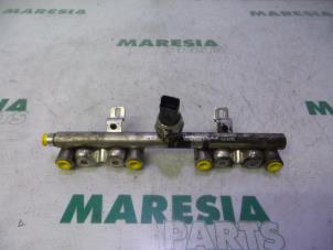 Gebruikte Common rail (Injectie) Peugeot 308 (4A/C) 1.6 16V THP Autom. Prijs € 40,00 Margeregeling aangeboden door Maresia Parts