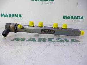 Gebruikte Injector brug Citroen C5 III Berline (RD) 3.0 HDiF V6 24V Prijs € 183,75 Margeregeling aangeboden door Maresia Parts