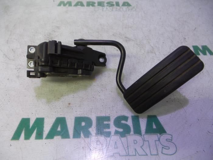 Gebruikte Sensor Gaspedaalpositie Renault Espace (JK) 2.2 dCi 16V Prijs € 29,99 Margeregeling aangeboden door Maresia Parts