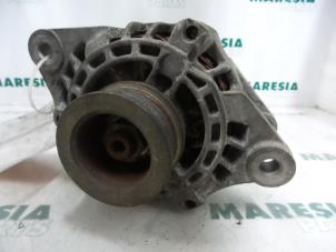 Gebruikte Dynamo Lancia Dedra SW 1.8 GT 16V VVT Prijs € 50,00 Margeregeling aangeboden door Maresia Parts
