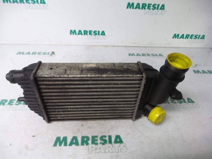 Gebruikte Intercooler Fiat Ducato (243/244/245/247) 2.8 JTD 15 Prijs € 65,00 Margeregeling aangeboden door Maresia Parts