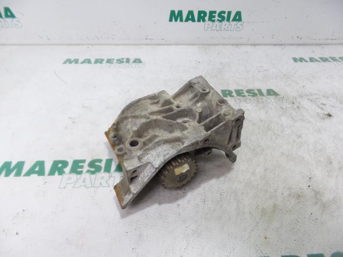 Gebruikte Waterpomp Peugeot 106 I 1.0i Prijs € 35,00 Margeregeling aangeboden door Maresia Parts