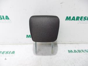 Gebruikte Hoofdsteun Fiat Punto Evo (199) 1.3 JTD Multijet 90 16V Euro 4 Prijs € 40,00 Margeregeling aangeboden door Maresia Parts