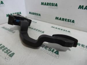 Gebruikte Sensor Gaspedaalpositie Fiat Stilo (192A/B) 1.2 16V 3-Drs. Prijs € 25,00 Margeregeling aangeboden door Maresia Parts