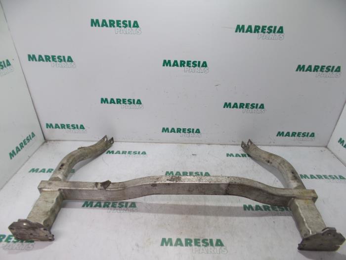 Gebruikte Subframe Peugeot 407 (6C/J) 2.0 HDiF 16V Prijs € 69,99 Margeregeling aangeboden door Maresia Parts