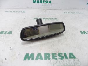 Gebruikte Binnenspiegel Peugeot 407 (6C/J) 2.0 HDiF 16V Prijs € 35,00 Margeregeling aangeboden door Maresia Parts