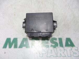 Gebruikte Module PDC Renault Scénic II (JM) 1.6 16V Prijs € 40,00 Margeregeling aangeboden door Maresia Parts