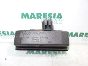 Gebruikte Sensor regen Renault Laguna II (BG) 1.9 dCi 120 Prijs € 35,00 Margeregeling aangeboden door Maresia Parts