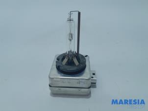 Gebruikte Xenon Lamp Renault Espace (JK) 2.0 dCi 16V 150 FAP Prijs € 75,00 Margeregeling aangeboden door Maresia Parts