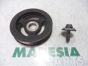 Gebruikte Poelie Krukas Peugeot Expert (G9) 1.6 HDi 90 Prijs € 25,00 Margeregeling aangeboden door Maresia Parts