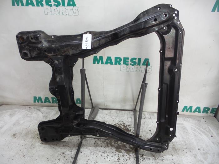 Gebruikte Subframe Peugeot Expert (G9) 1.6 HDi 90 Prijs € 157,50 Margeregeling aangeboden door Maresia Parts