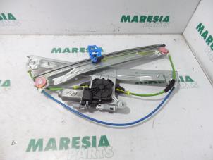 Gebruikte Ruitmechaniek 4Deurs rechts-voor Citroen C3 Picasso (SH) 1.6 HDi 16V 90 Prijs € 90,00 Margeregeling aangeboden door Maresia Parts