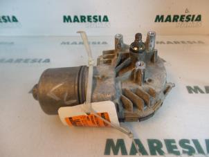 Gebruikte Ruitenwissermotor voor Peugeot 407 (6D) 2.0 HDiF 16V Prijs € 50,00 Margeregeling aangeboden door Maresia Parts