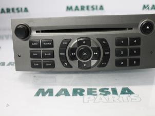 Gebruikte Radio CD Speler Peugeot 407 (6D) 2.0 HDiF 16V Prijs € 65,00 Margeregeling aangeboden door Maresia Parts