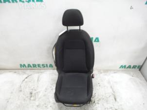 Gebruikte Voorstoel rechts Citroen C3 Picasso (SH) 1.6 HDi 16V 90 Prijs € 157,50 Margeregeling aangeboden door Maresia Parts