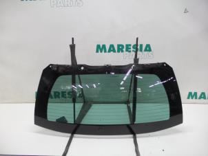 Gebruikte Ruit achter Citroen C4 Grand Picasso (UA) 2.0 16V Autom. Prijs € 157,50 Margeregeling aangeboden door Maresia Parts