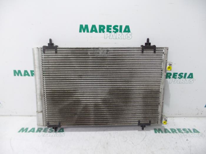 Gebruikte Airco Condensor Citroen C4 Berline (NC) 1.6 Hdi Prijs € 35,00 Margeregeling aangeboden door Maresia Parts