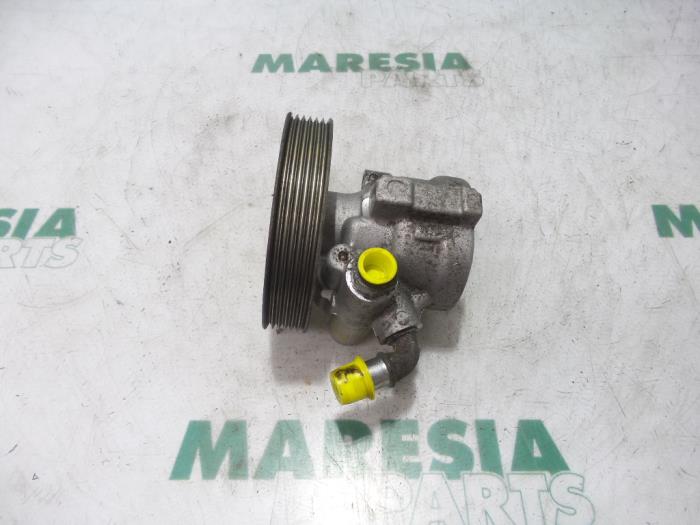 Gebruikte Pomp Servo Citroen Berlingo 1.6 HDI 16V 75 Prijs € 50,00 Margeregeling aangeboden door Maresia Parts