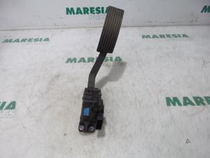 Gebruikte Gaspedaalpositie Sensor Alfa Romeo 159 (939AX) 1.9 JTDm Prijs € 50,00 Margeregeling aangeboden door Maresia Parts