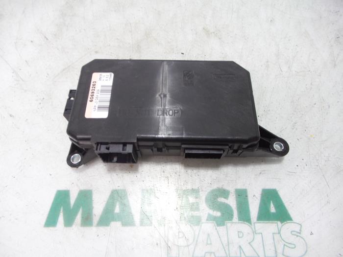 Gebruikte Computer Diversen Alfa Romeo 159 (939AX) 1.9 JTDm Prijs € 50,00 Margeregeling aangeboden door Maresia Parts