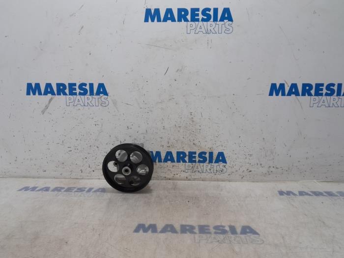 Gebruikte Servopomp Renault Trafic New (JL) 2.0 16V Prijs € 131,25 Margeregeling aangeboden door Maresia Parts