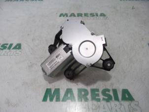 Gebruikte Motor Ruitenwisser achter Fiat Qubo 1.3 D 16V Multijet Prijs € 50,00 Margeregeling aangeboden door Maresia Parts