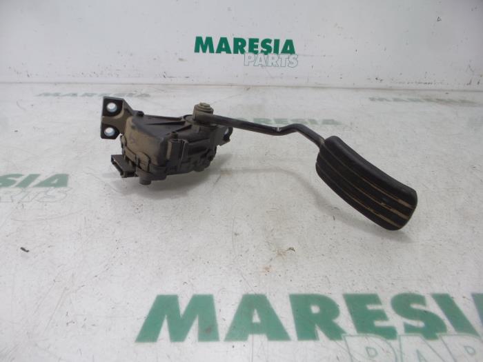 Gebruikte Gaspedaalpositie Sensor Renault Trafic New (JL) 2.0 16V Prijs € 35,00 Margeregeling aangeboden door Maresia Parts