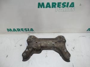Gebruikte Subframe Renault Trafic New (FL) 1.9 dCi 82 16V Prijs € 90,75 Inclusief btw aangeboden door Maresia Parts