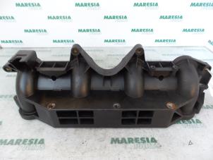 Gebruikte Inlaatspruitstuk Renault Master III (FD/HD) 2.5 dCi 16V Prijs € 30,00 Margeregeling aangeboden door Maresia Parts