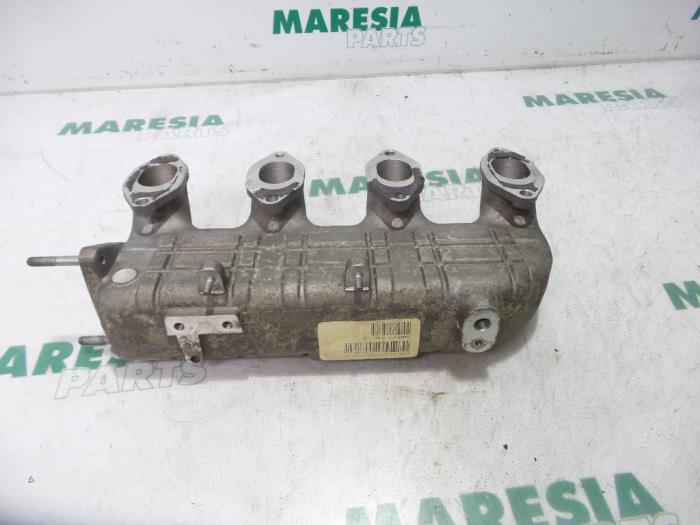 Gebruikte Inlaatspruitstuk Fiat Ducato (243/244/245/247) 2.8 JTD VGT Prijs € 78,65 Inclusief btw aangeboden door Maresia Parts