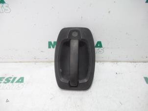 Gebruikte Greep achterdeur Bus-Bestel Peugeot Boxer (U9) 2.2 HDi 120 Euro 4 Prijs € 60,50 Inclusief btw aangeboden door Maresia Parts