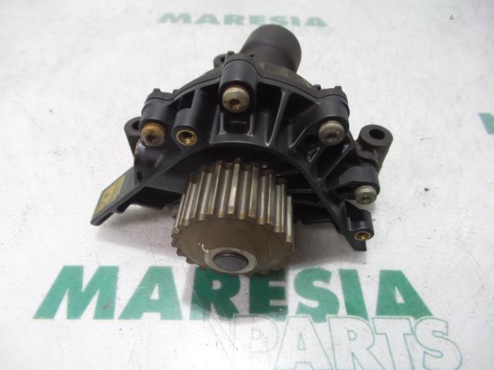 Gebruikte Waterpomp Citroen Xsara Picasso (CH) 1.8 16V Prijs € 35,00 Margeregeling aangeboden door Maresia Parts
