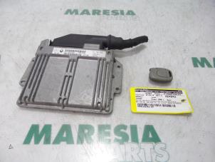 Gebruikte Computer Motormanagement Renault Twingo (C06) 1.2 Prijs € 75,00 Margeregeling aangeboden door Maresia Parts