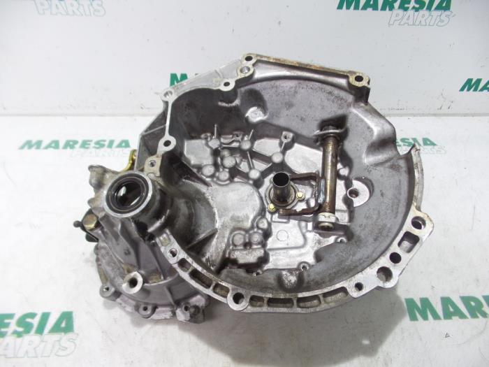 Gebruikte Versnellingsbakhuis Peugeot 206 (2A/C/H/J/S) 1.4 XR,XS,XT,Gentry Prijs € 40,00 Margeregeling aangeboden door Maresia Parts