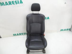 Gebruikte Voorstoel rechts Citroen C-Crosser 2.2 HDiF 16V Prijs € 262,50 Margeregeling aangeboden door Maresia Parts