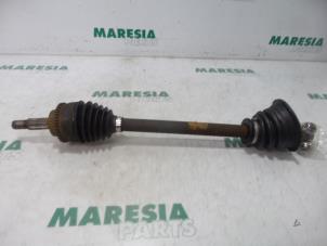 Gebruikte Steekas links-voor Renault Megane Break/Grandtour (KA) 1.6 16V RXE,RXT Prijs € 27,50 Margeregeling aangeboden door Maresia Parts