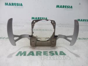 Gebruikte Schakelflipper set Citroen C-Crosser 2.2 HDiF 16V Prijs € 75,00 Margeregeling aangeboden door Maresia Parts